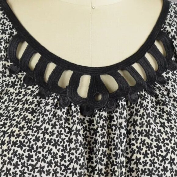 MAX STUDIO FLORAL CUT OUT FRONT PEPLUM BLOUSE TOP - Picture 3 of 7